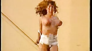 ლორა Titafea აკმაყოფილებს მისი bossy ქმარი pussy.