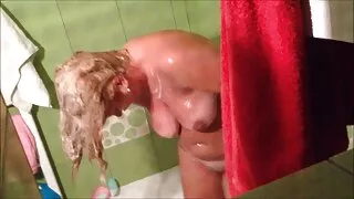 ლეა ლი შერეული cum და mascara მისი სახე.