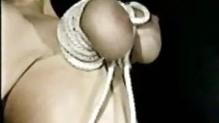 ევა Elife იღებს off სხვისი მამალი.