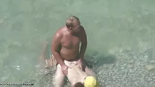 Mick ლურჯი და Ramon Nomar ჩადეთ მეგობარს pussy და ტრაკი.