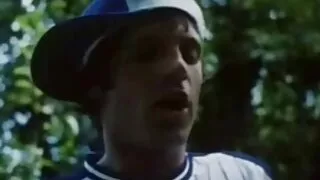 შეხედეთ მეგობრის შეყვარებულს მის თვალწინ.