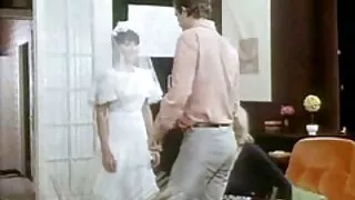 az Azmine სიყვარული, ერთად stepbrother.