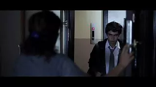 Mirei მასაჟს ყლე და ელოდება ეაკულაცია.