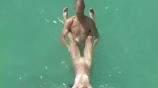 Sucks დიდი მამალი საწყისი fly.